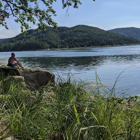 Modernistyczna Poety I Aktorki, Z Widokiem Na Jezioro I Gory Oraz Prywatnym Basenem, Sauna, Kominkiem, Lasem I Ogrodem Roznow
