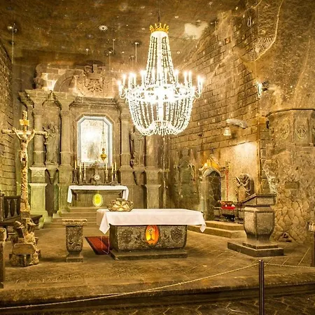 Modernistyczna Poety I Aktorki, Z Widokiem Na Jezioro I Gory Oraz Prywatnym Basenem, Sauna, Kominkiem, Lasem I Ogrodem * Roznow