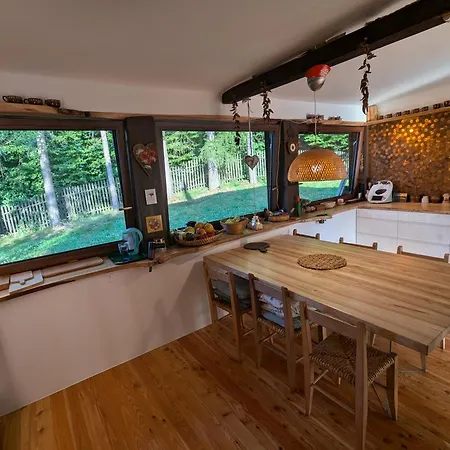 Modernistyczna Poety I Aktorki, Z Widokiem Na Jezioro I Gory Oraz Prywatnym Basenem, Sauna, Kominkiem, Lasem I Ogrodem *