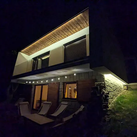 W Lesie Z Widokiem Na Jezioro I Gory Oraz Prywatnym Basenem, Sauna, Kominkiem, Lasem I Ogrodem Villa *