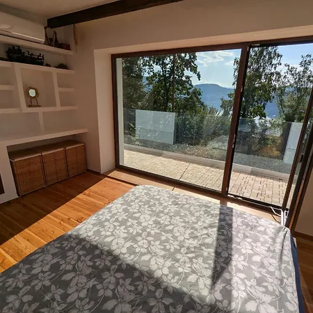 Villa W Lesie Z Widokiem Na Jezioro I Gory Oraz Prywatnym Basenem, Sauna, Kominkiem, Lasem I Ogrodem Roznow